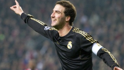 开云体育-意甲焦点战，埃及法老击溃曼联，萨拉赫的足球复仇记