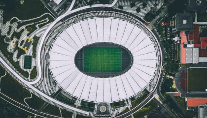 开云体育入口-梦幻绝杀！2026世界杯焦点战，穆西亚拉压哨一击，英格兰2-1逆转卡塔尔