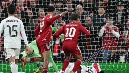 开云体育-比利时完胜哥伦比亚，库尔图瓦扛起全队