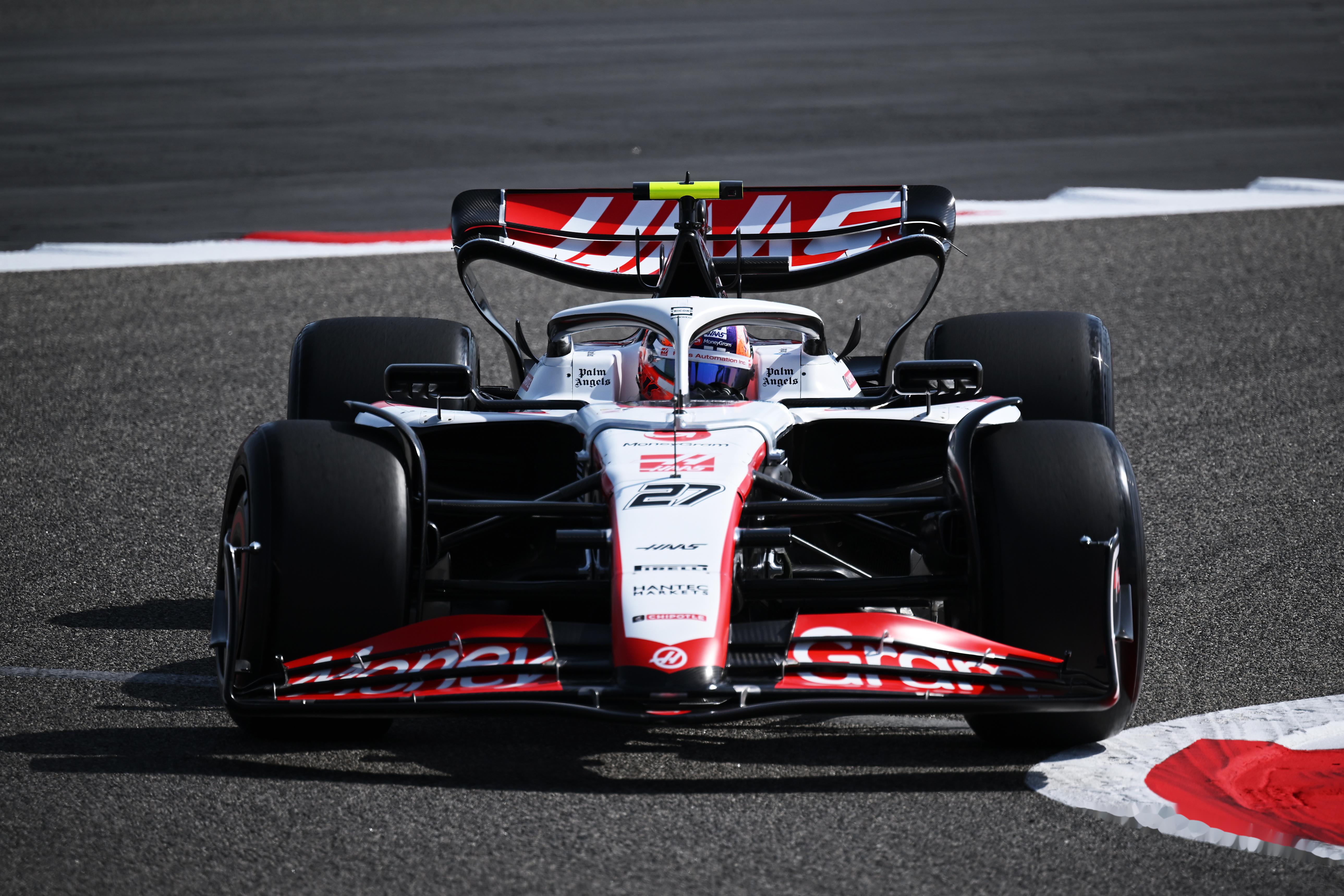 索伯车队鏖战哈斯车队,塞恩斯关键制胜 索伯车队鏖战哈斯车队,塞恩斯关键制胜