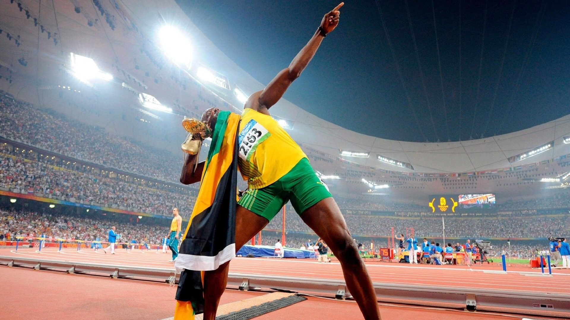 巴尔韦德统治全场，当德国战车碾过冰岛，中场魔术师如何改写比赛基因