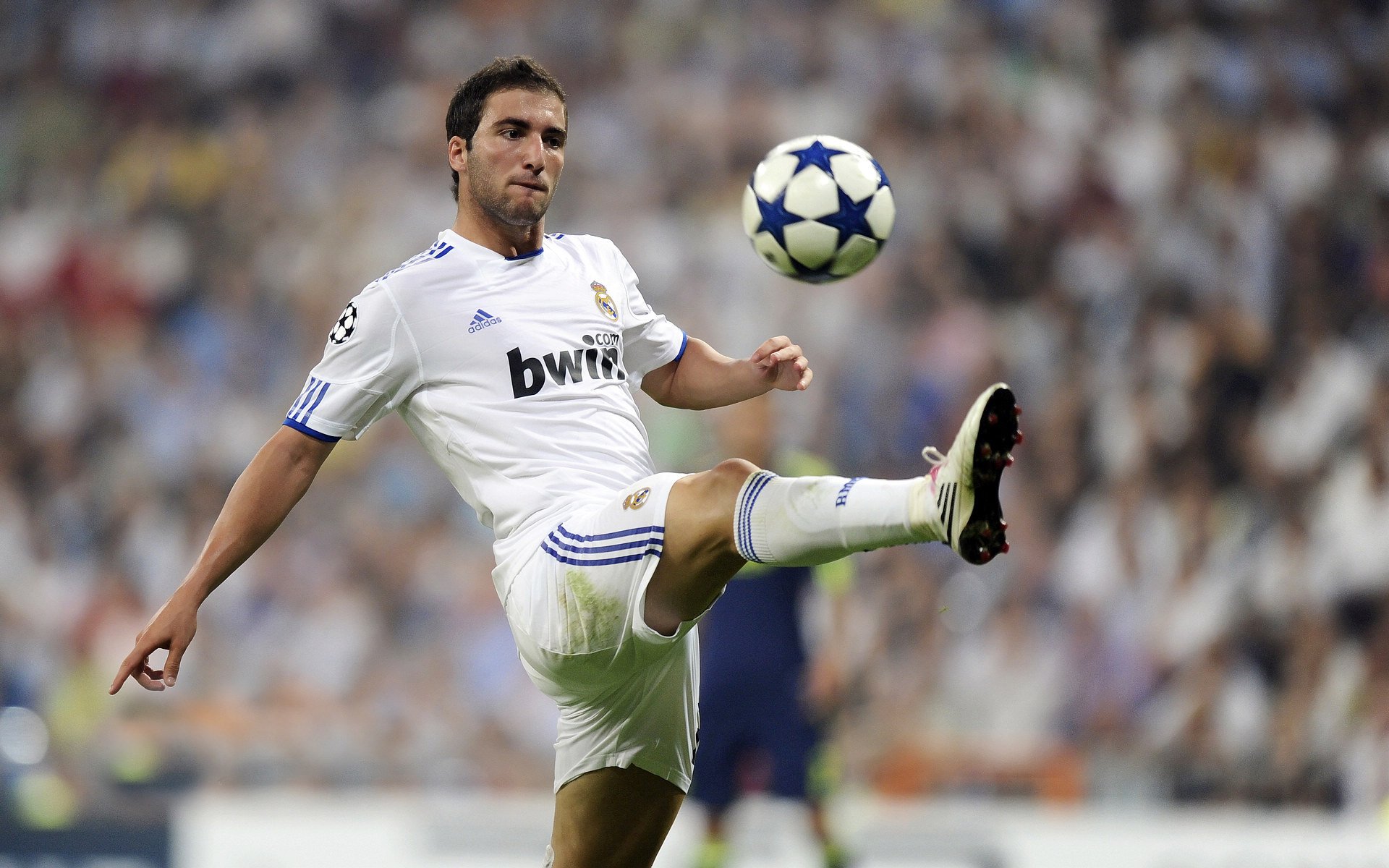 维尼修斯里程碑之夜,几内亚与墨西哥的鏖战,足球如何成为第三世界的共同语言